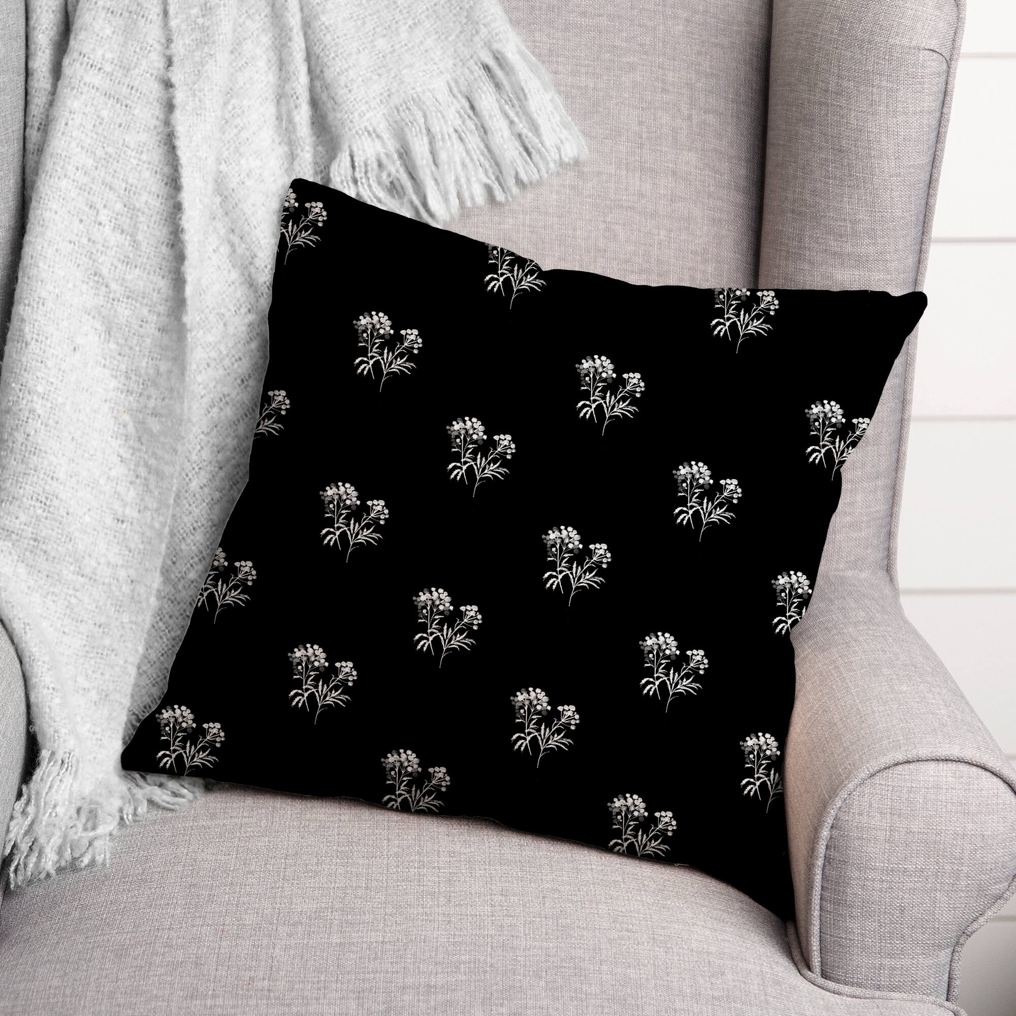 18" Small Blooms Indoor/Outdoor Pillow